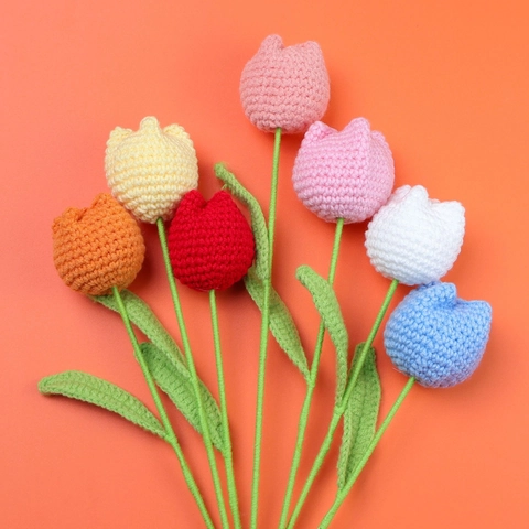 Handmade Crochet Tulip Artificial Flowers Knitted Yarn Long Lasting Decorative Flower For Mothers Day Home Decoration