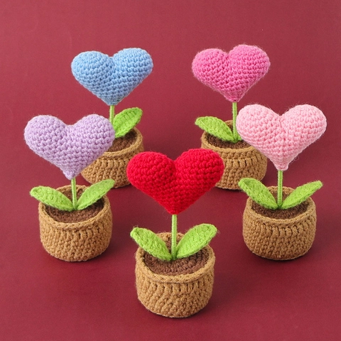 Handmade Crochet Heart Potted Plant Yarn Knitted Ornament For Home Office Car Decor Cute Valentine Gift For Women