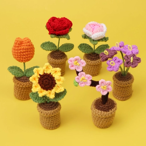 Handgehäkelte Gestrickte Topfblume Mini Desktop Ornament Sonnenblume Tulpe Rose Wolle Dekoration