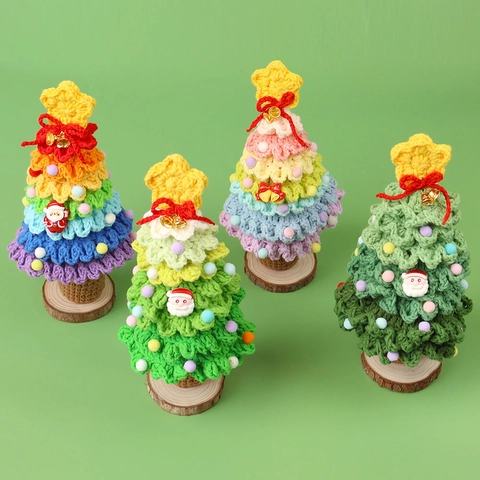 Handgefertigter Gehäkelter Weihnachtsbaum Tischschmuck Garn Gewebte Feiertagsdekoration Mit Holzsockel Bunter Stern Glocke