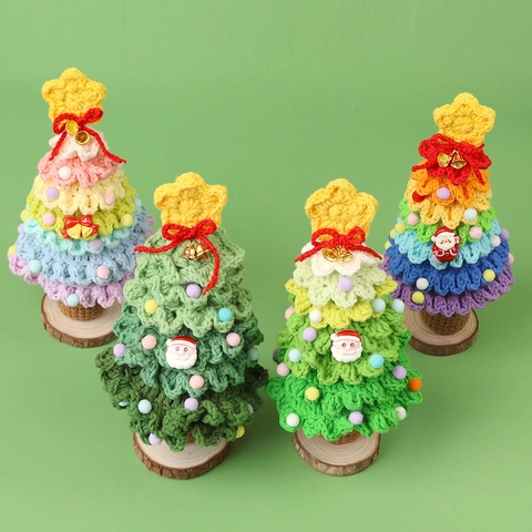 Handgefertigter Gehäkelter Weihnachtsbaum Tischschmuck Garn Gewebte Feiertagsdekoration Mit Holzsockel Bunter Stern Glocke