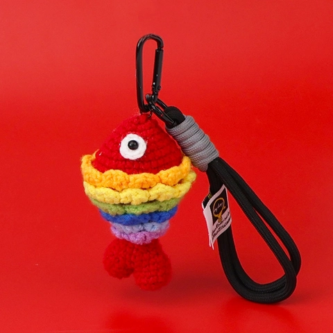 Porte-clés Carpe Koi Arc-en-ciel Fait Main au Crochet Pendentif de Sac Animal Tricoté pour Étudiants Professeurs