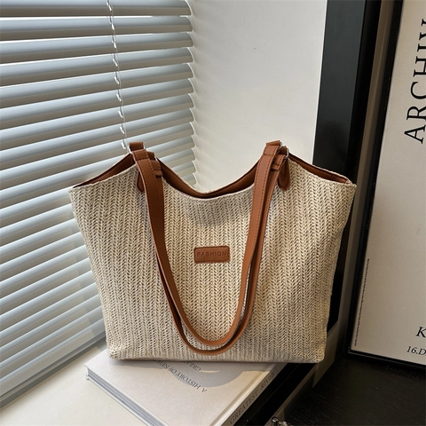 Straw Woven Tote Bag Large Capacity Shoulder Handbag With PU Leather Straps For Women Summer Beach Commuting Casual