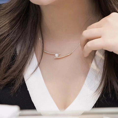 Minimalist Artificial Pearl Pendant Necklace Copper Curved Bar Geometric Clavicle Chain Jewelry Elegant Simple Gift For Women
