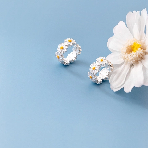 Orecchini A Cerchio Margherita Smalto Bianco Gioielli In Rame Con Perno In Argento Sterling 925
