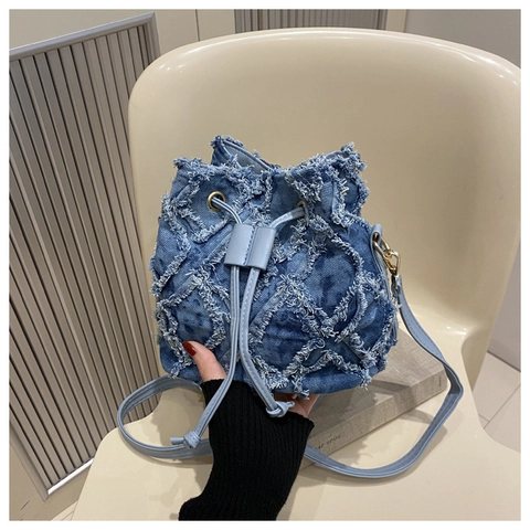 Borsa Secchiello In Denim Rombi Frange Tracolla Coulisse Retro Blu Per Donne
