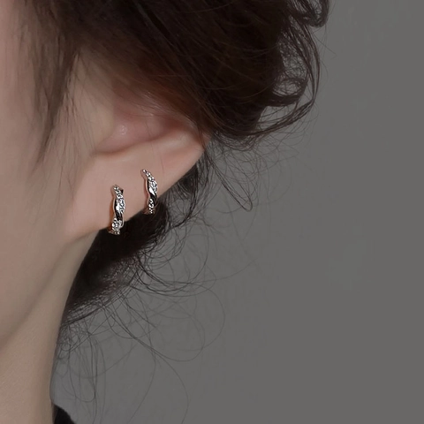 Orecchini Huggie Hoop In Rame Con Zircone Placcato Argento Accessori Di Moda Per Donne