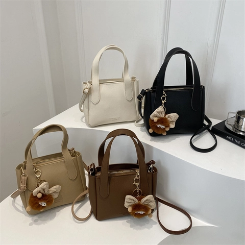 Vintage PU Leder Eimer Schultertasche Für Damen Street Trend Handtasche Mit Plüsch Monster Anhänger Umhängetasche Alltag