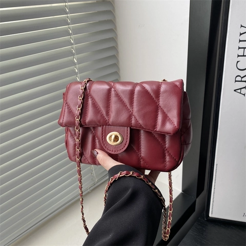 Women PU Leather Quilted Rhombus Small Square Shoulder Bag Vintage City Simple Style Fashion Crossbody Bag With Metal Chain Strap
