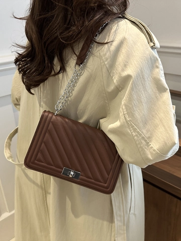Quilted Crossbody Bag PU Leather V-Pattern Metal Chain Strap Turn Lock Shoulder Small Square Bag Elegant For Women