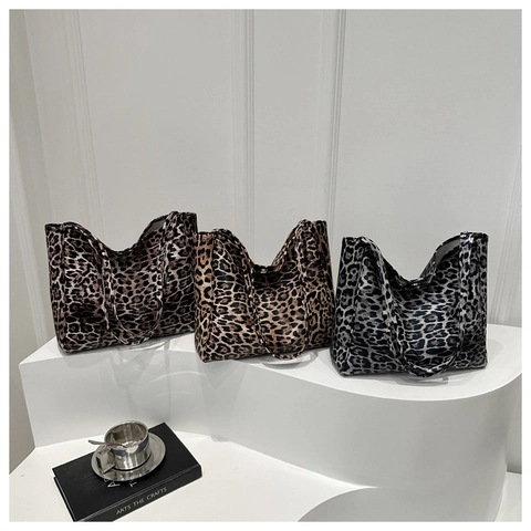 Women's Large Capacity Leopard Print Tote Bag Retro Synthetic Leather Shoulder Bag Casual Daily Commuting Shopper Bag Fashion Handbag