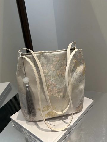 New Chinese Style Jacquard Tote Bag For Women Embroidered Floral Landscape Shoulder Bag With Tassel Large Capacity Commuter Handbag