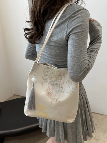 New Chinese Style Jacquard Tote Bag For Women Embroidered Floral Landscape Shoulder Bag With Tassel Large Capacity Commuter Handbag