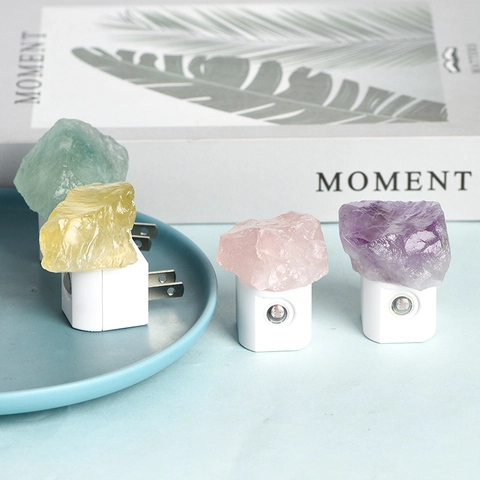 Natuurlijke Kristallen Ruwe Steen Nachtlampje US Stekker Lichtsensor Automatisch Aan Uit Amethist Rozenkwarts Citrien Decoratieve Wandplug Nachtlampje Voor Slaapkamer