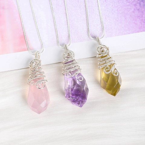 Handgefertigte Drahtumwickelte Naturkristall Anhänger Halskette Amethyst Rosenquarz Hexagonaler Stein Schmuck Für Damen