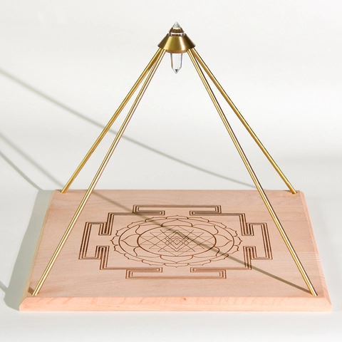 Natural White Crystal Vogel Meditation Set With Beech Wood Base Copper Frame 12 Facet Point Crystal Pyramid Home Zen Decor
