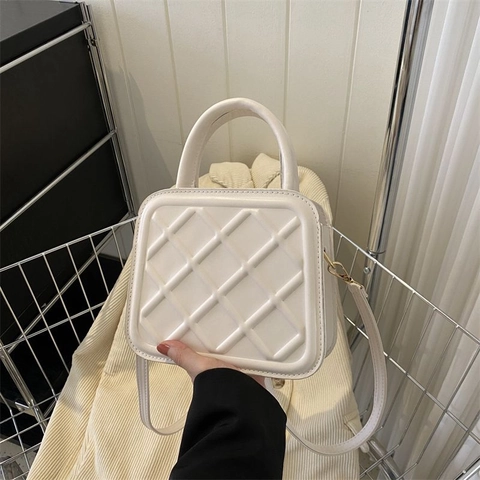 Women PU Leather Quilted Rhombus Square Handbag With Adjustable Strap Elegant Tote Crossbody Bag Fashion Accessory