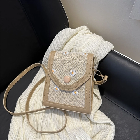 Women Crossbody Bag PU Leather Straw Woven Daisy Embroidery Small Square Phone Pouch Pastoral Style Handbag