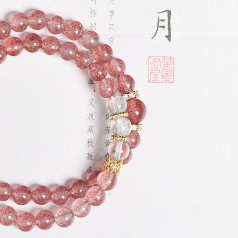 Natuurlijke Aardbeienkwarts Heldere Kwarts Dubbele Laag Armband Voor Vrouwen Met Kroonbedel En Vergulde Legering Accent Cadeau