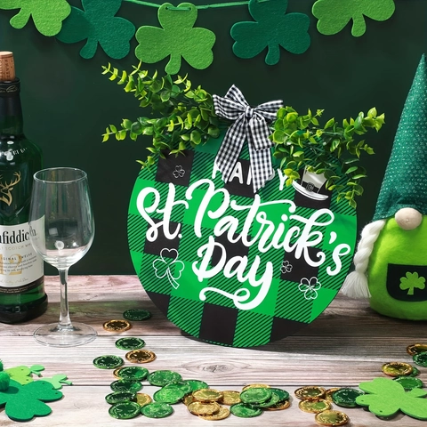 Saint-Patrick Panneau de Porte en Bois Vert Carreaux Buffalo Bienvenue Couronne Ronde Avec Feuilles d'Eucalyptus Artificielles Nœud Décoration Murale