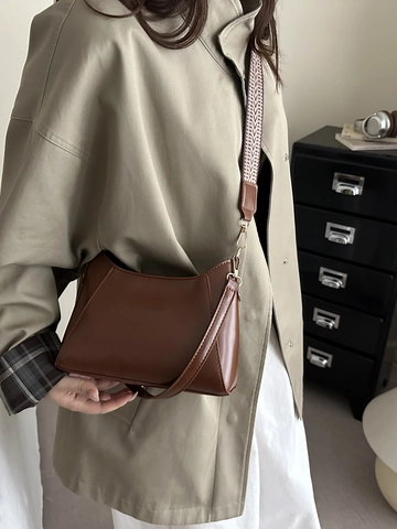 Women PU Leather Hobo Shoulder Bag Vintage Shiny Crossbody Bag With Wide Woven Geometric Strap And Thin Leather Strap