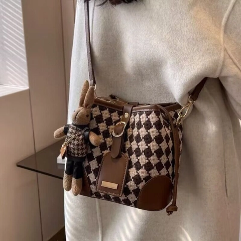 Vintage Houndstooth Bucket Bag Women Crossbody Shoulder Purse PU Leather Fabric Patchwork With Bunny Pendant Accessory