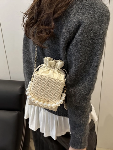 Damen Gewebte Textur PU Leder Eimertasche Mit Künstliche Perlengriff Gold Kette Riemen Elegante Kordelzug Umhängetasche