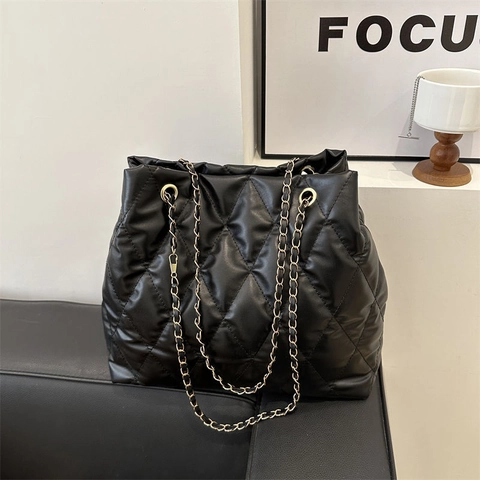 Women Fashion Diamond Quilted PU Leather Tote Bag Large Capacity Chain Shoulder Bag Elegant Solid Color Crossbody Bag