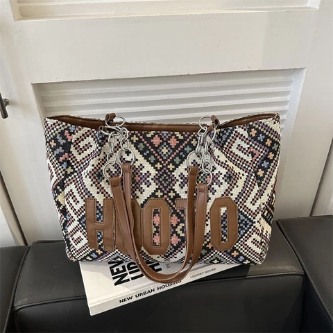 Gewebte Tragetasche Mit Geometrischem Muster Ethno Stil Umhängetasche Leder Buchstaben Patch Und Metallkette