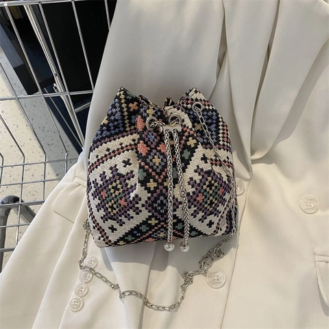 Ethnic Woven Jacquard Bucket Bag Women Retro Geometric Drawstring Crossbody With Artificial Pearl Metal Chain Strap
