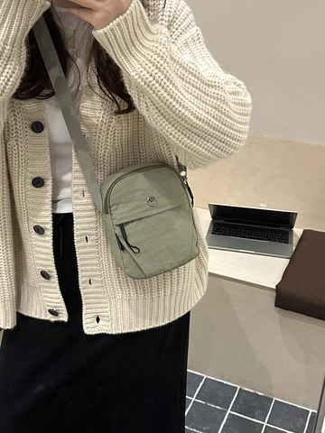 Casual Women Nylon Crossbody Bag Small Lightweight Crinkled Texture Mobile Phone Pouch Adjustable Strap Solid Color Zipper Closure