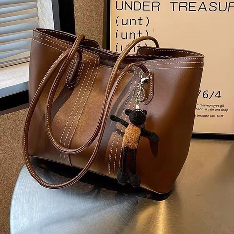 Women Large Capacity PU Leather Tote Bag Contrast Stitching Vintage Commuter Handbag With Plush Sheep Pendant