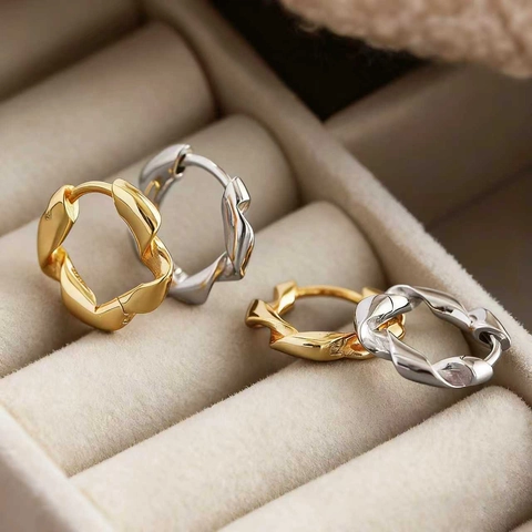 Gedraaide Oorbellen Geometrische Onregelmatige Touw Ontwerp Koperen Metalen Textuur Veelzijdige Chique Sieraden Voor Dames