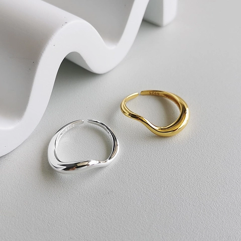 Minimalistischer Unregelmäßiger Wellenring Aus Kupfer Für Damen Verstellbarer Geometrischer Modeschmuck Mit Gedrehter Linie