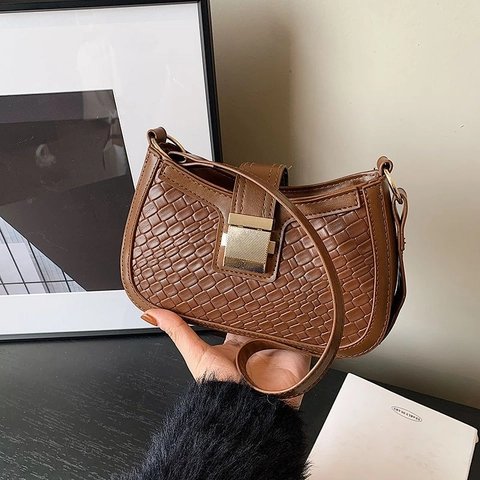 Bolso de Axila de Estilo Francés Retro Para Mujer Cuero PU Textura Tejida Patrón de Cocodrilo Bolso de Hombro Hebilla Oro