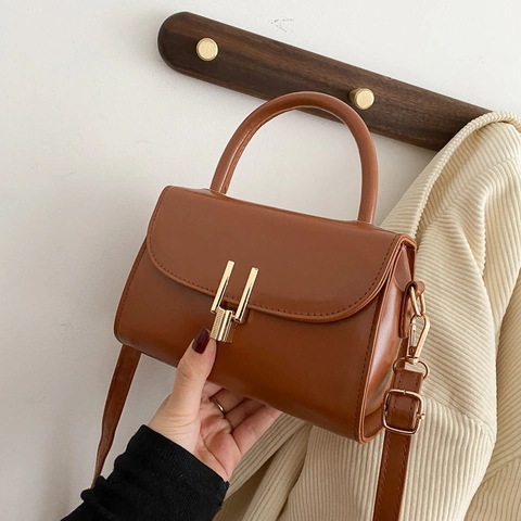 Retro PU Leather Mini Square Crossbody Bag For Women With Gold Hardware Handle And Adjustable Strap Versatile Elegant