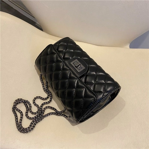 Damen Gesteppte Umhängetasche PU Leder Rautenmuster Metallkettenriemen Klappdeckel Drehverschluss Schultertasche Elegant