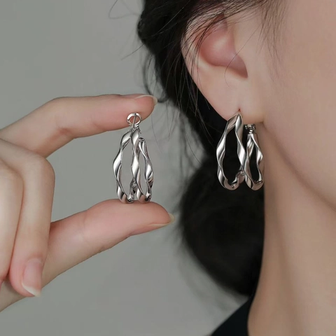 Orecchini A Cerchio Doppi Intrecciati In Rame Gioielli Di Nicchia Minimalisti Geometrici Lucidati Per Donne