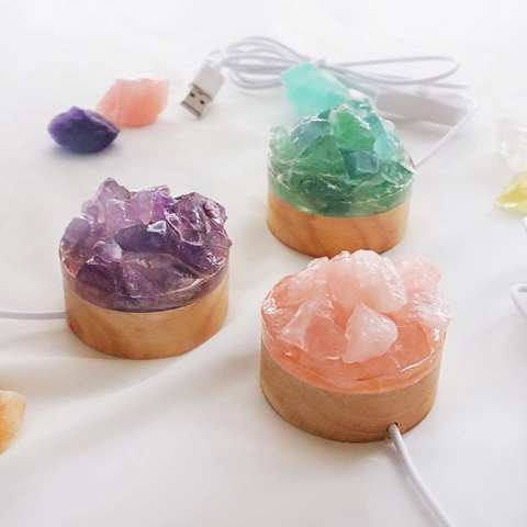 Veilleuse en Grappe de Cristal Naturel Alimentée par USB Base en Bois Massif LED Améthyste Quartz Rose Citrine Fluorite Ornement de Bureau Cadeau