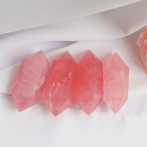 Pilier en Cristal Hexagonal à Double Pointe en Quartz Rose Naturel Minimaliste Moderne Pierre de Guérison Décoration de Bureau