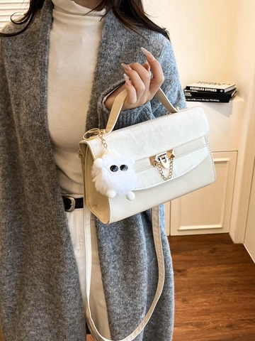 Dames PU Leren Crossbody Tas Mode Geplooide Flap Schoudertas Met Kettingslot En Pluizige Monster Hanger Handtas