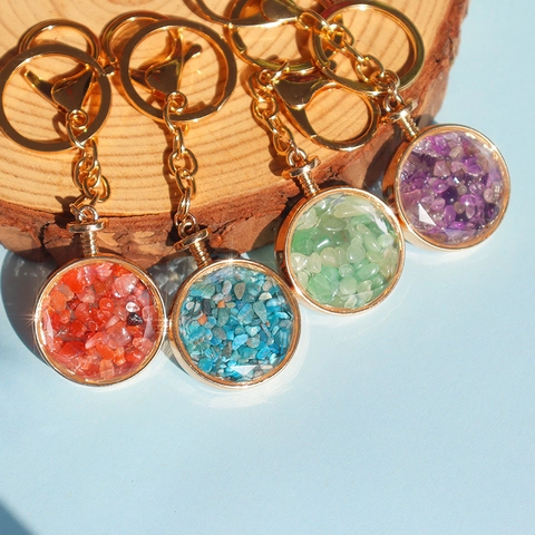 Natural Crystal Gravel Wishing Bottle Keychain Round Gold Alloy Metal Frame Pendant Key Ring Bag Car Hanging Ornament Decoration For Women Men Gift