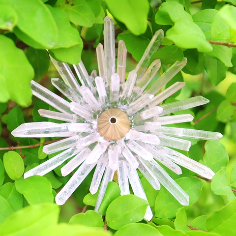 Porte-encens en Forme de Lotus en Amas de Cristal Blanc Naturel Décoration de Maison Méditation Créative avec Base en Métal Doré