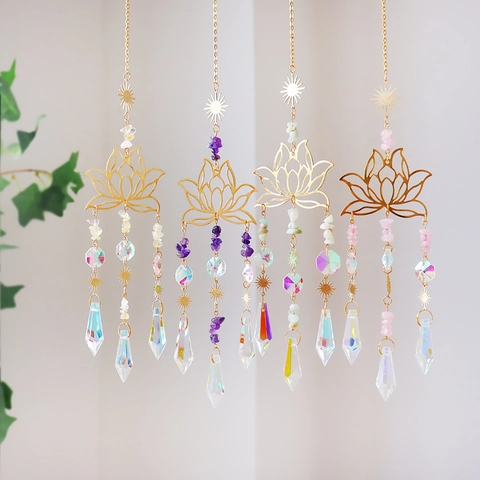 Atrapasol de Loto Hecho a Mano Adorno Colgante de Prisma de Cristal de Amatista Carillón de Viento de Metal Dorado Decoración de Ventana Hogar Jardín
