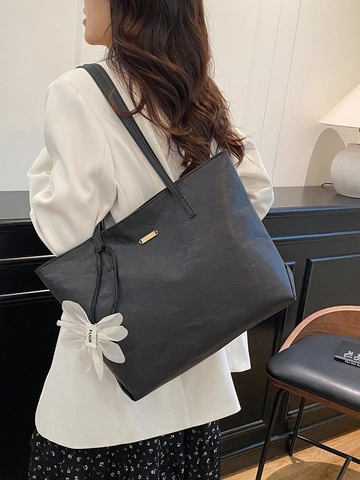Women Large Capacity Tote Bag Pleated PU Leather Shoulder Bag With Flower Charm Solid Color Fashion Commuting Handbag