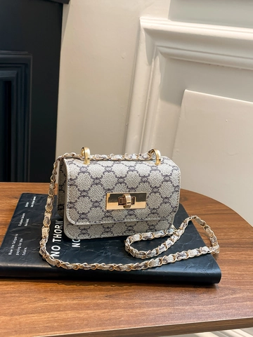 Women Retro Monogram Small Square Bag Vintage Chain Shoulder Bag PU Leather Crossbody Bag Gold Metal Lock Fashion Commuting Purse