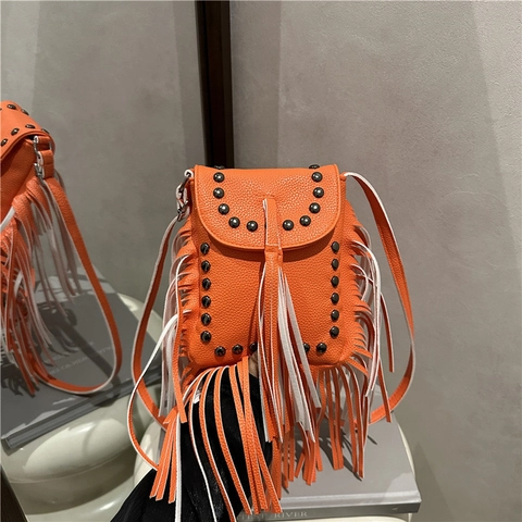 Damen Boho Fransen Umhängetasche Litchi PU Leder Lange Quasten Metall Nieten Mini Schulter Handy Tasche