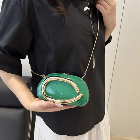 Women Acrylic Crossbody Bag Shiny Patent Leather Fashion Shell Bag Metal C-Shaped Handle Chain Shoulder Bag Avant-Garde Handbag Party