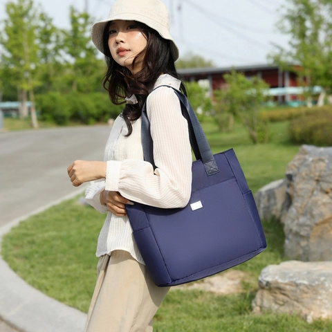 Women Large Capacity Oxford Cloth Tote Bag Waterproof Lightweight Multi Pocket Shoulder Bag For Daily Commuting Travel Handbag