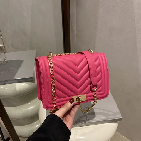 Chevron Quilted Crossbody Bag PU Leather Metal Chain Strap Twist Lock Retro Elegant Small Square Handbag For Women